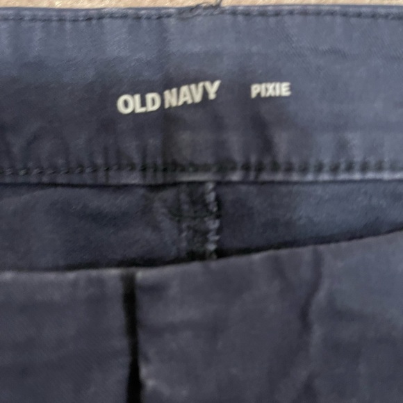 Old navy pants - Picture 2 of 3